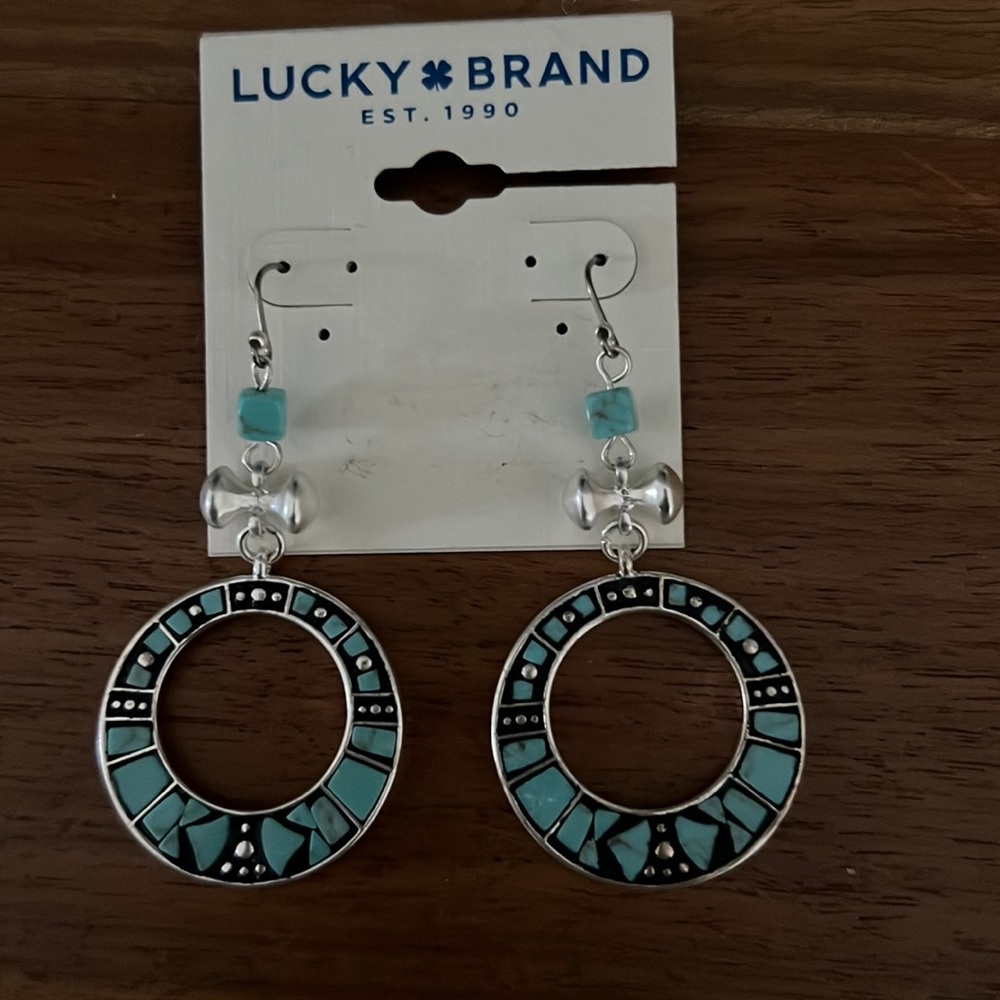 Lucky Brand earrings 🍀